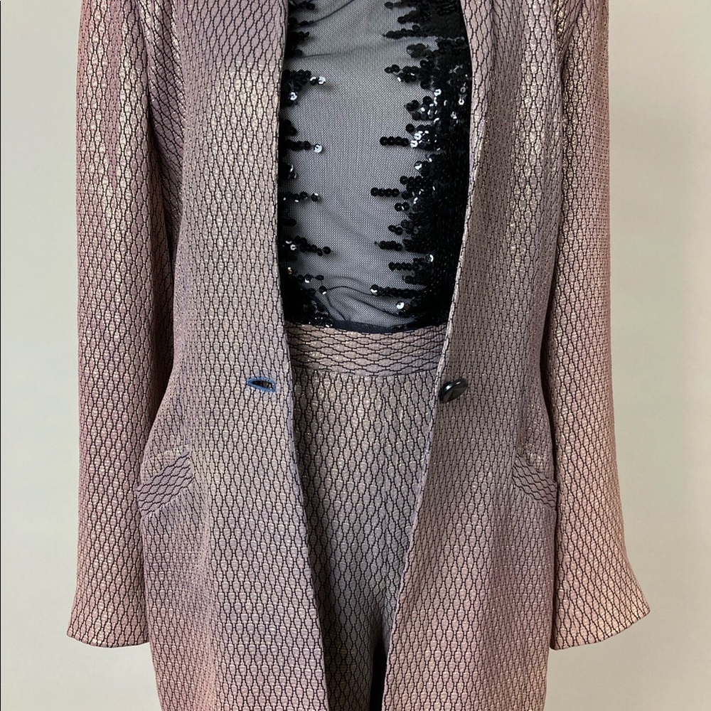 Rose gold suit! - Picture 7 of 8